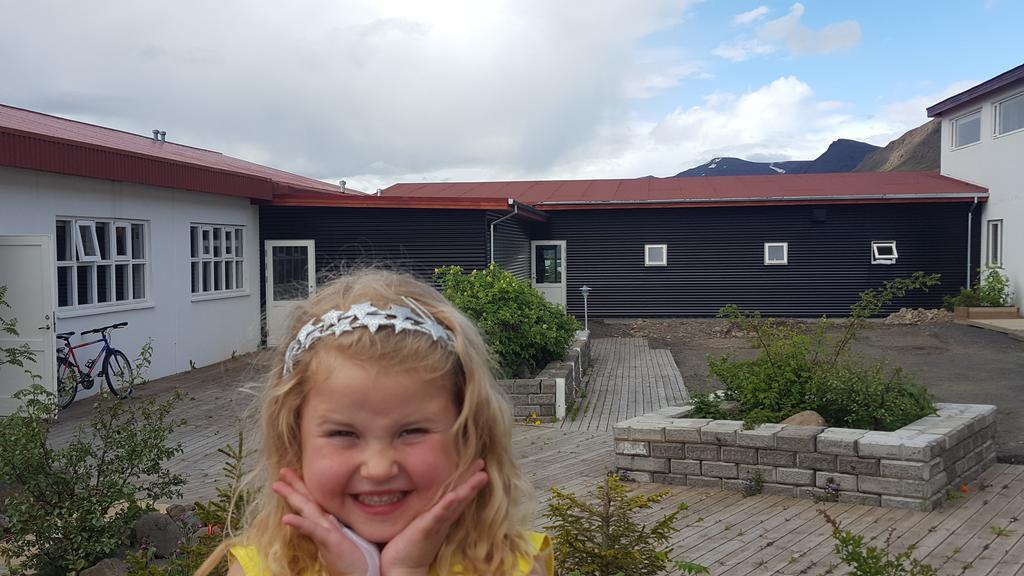 Hotel Sveinbjarnargerdi Svalbarthseyri Dış mekan fotoğraf